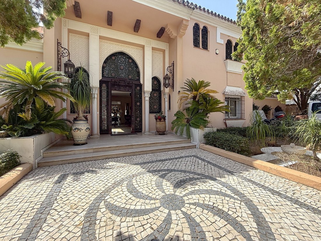 Villa in Estepona, Andalusia, Spain 1 - 15917673