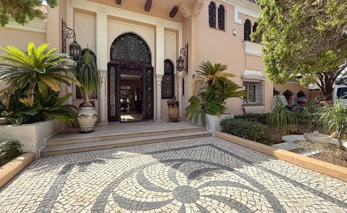 Villa in Estepona, Andalusia, Spain 1