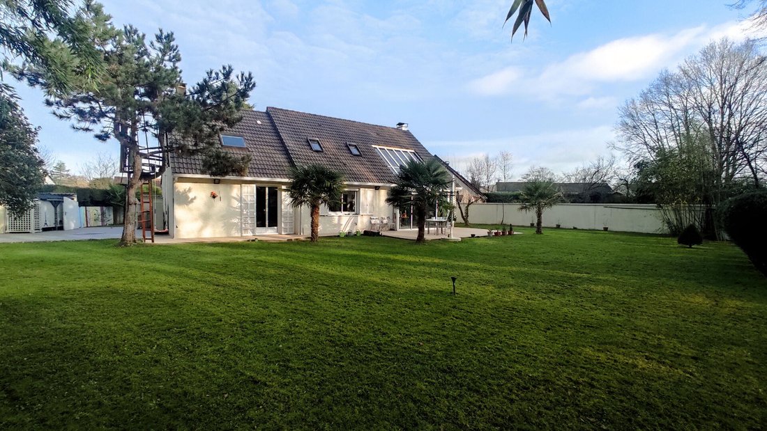 Villa à Varennes-Jarcy, Île-de-France, France 1 - 18024221