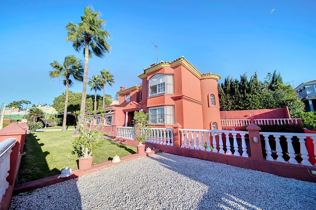 Villa in Estepona, Andalusia, Spain 4 - 15009880
