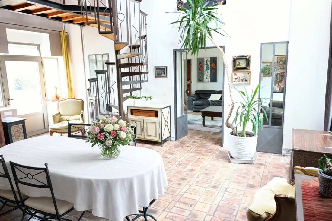 Villa in Chateau Gaillard, Dammarie-les-Lys, France 1 - 18024238