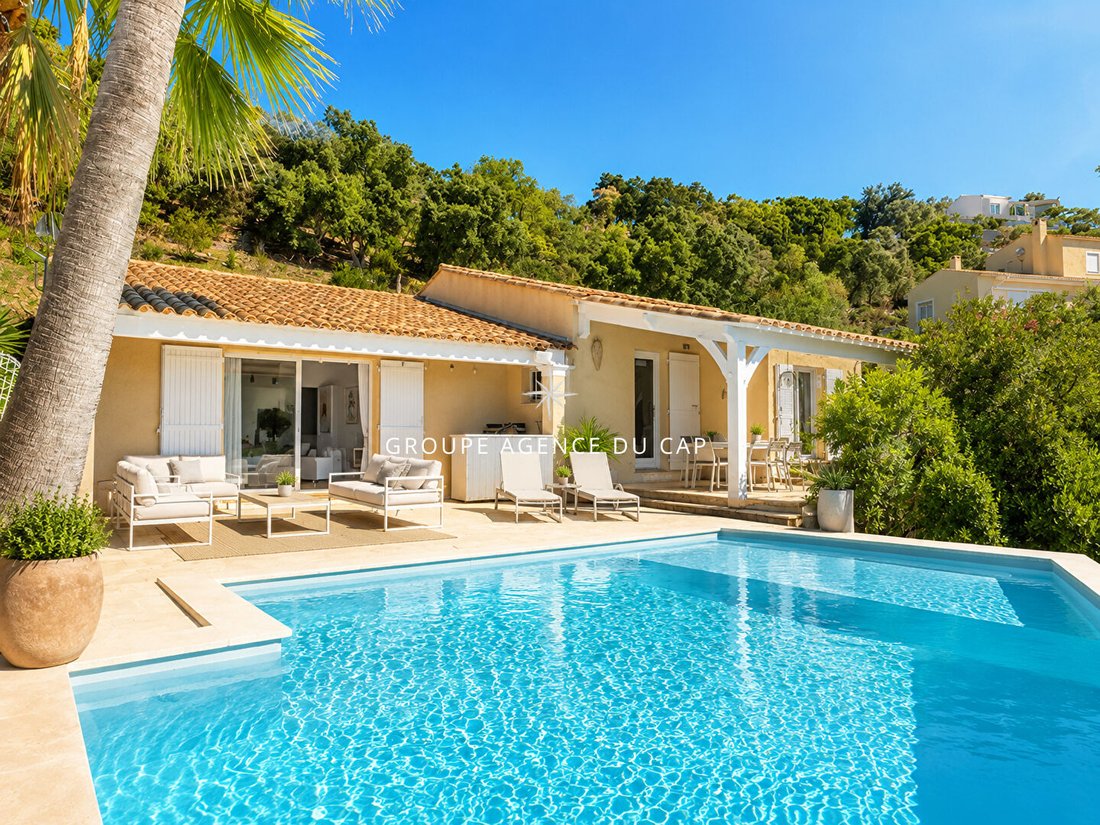 Villa in Les Issambres, Roquebrune-sur-Argens, France 1 - 16968981