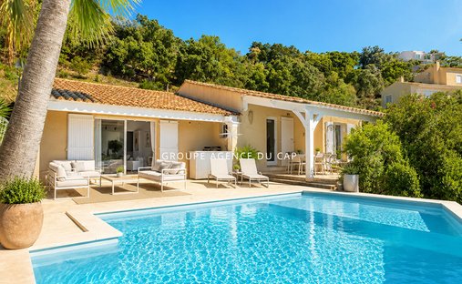 Villa in Les Issambres, Roquebrune-sur-Argens, France 1