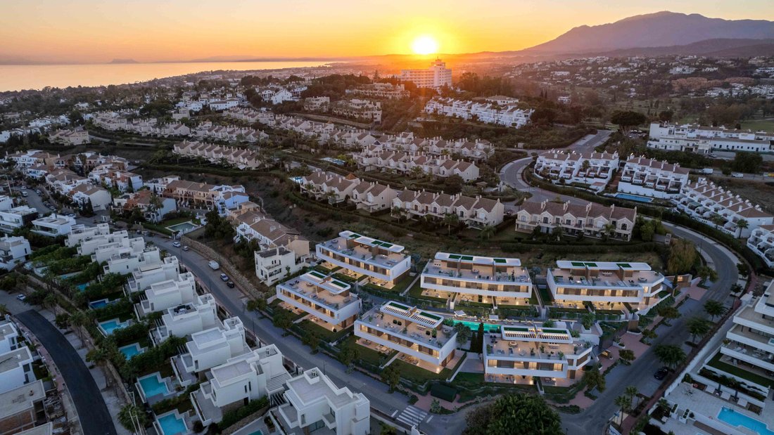 Townhouse in Estepona, Andalusia, Spain 2 - 14216950