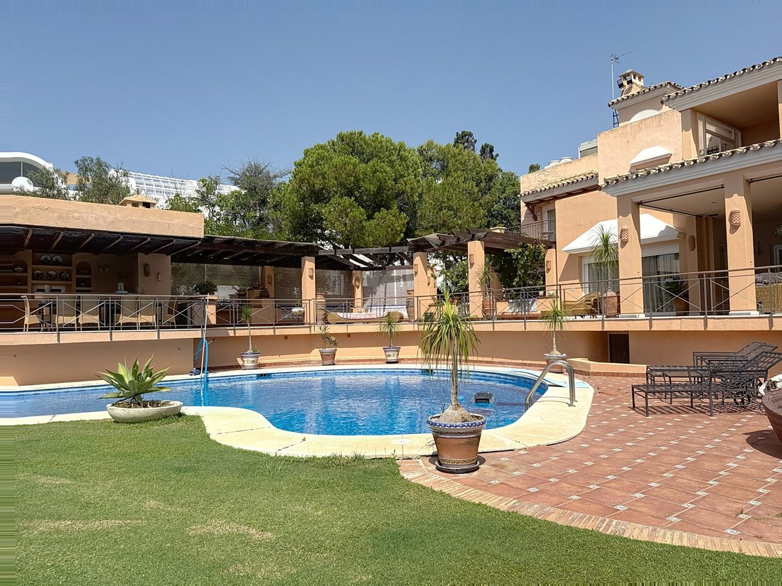Villa in Estepona, Andalusia, Spain 2 - 15917673