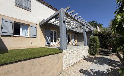 Villa in Berre-les-Alpes, Provence-Alpes-Côte d'Azur, France 1