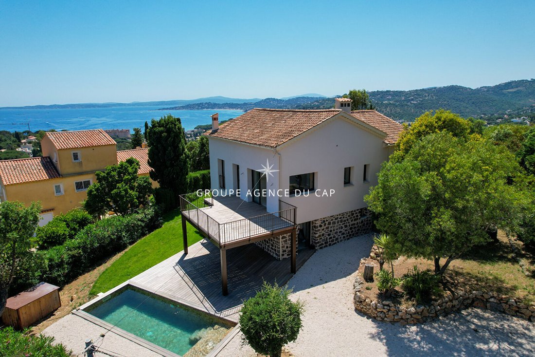Villa in Les Issambres, Roquebrune-sur-Argens, France 1 - 17047980