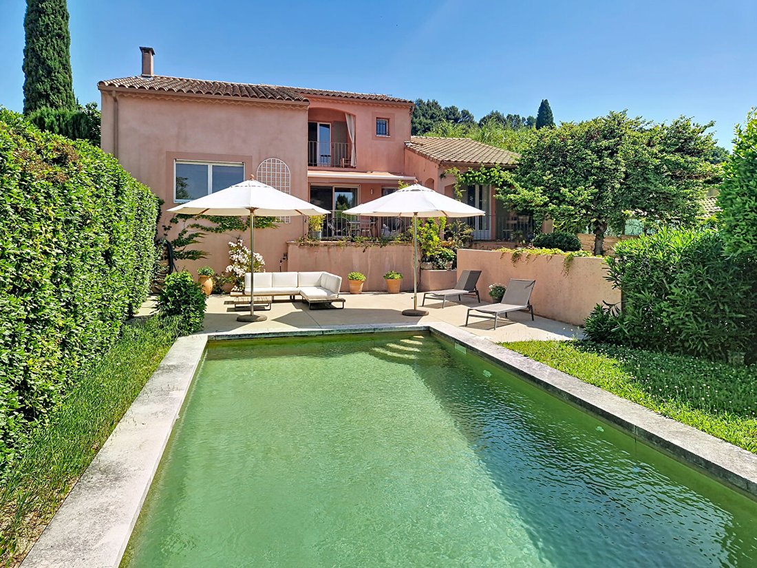 Villa in Pujaut, Occitania, France 3 - 17986562
