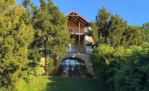 Villa in Klosterneuburg, Lower Austria, Austria 1