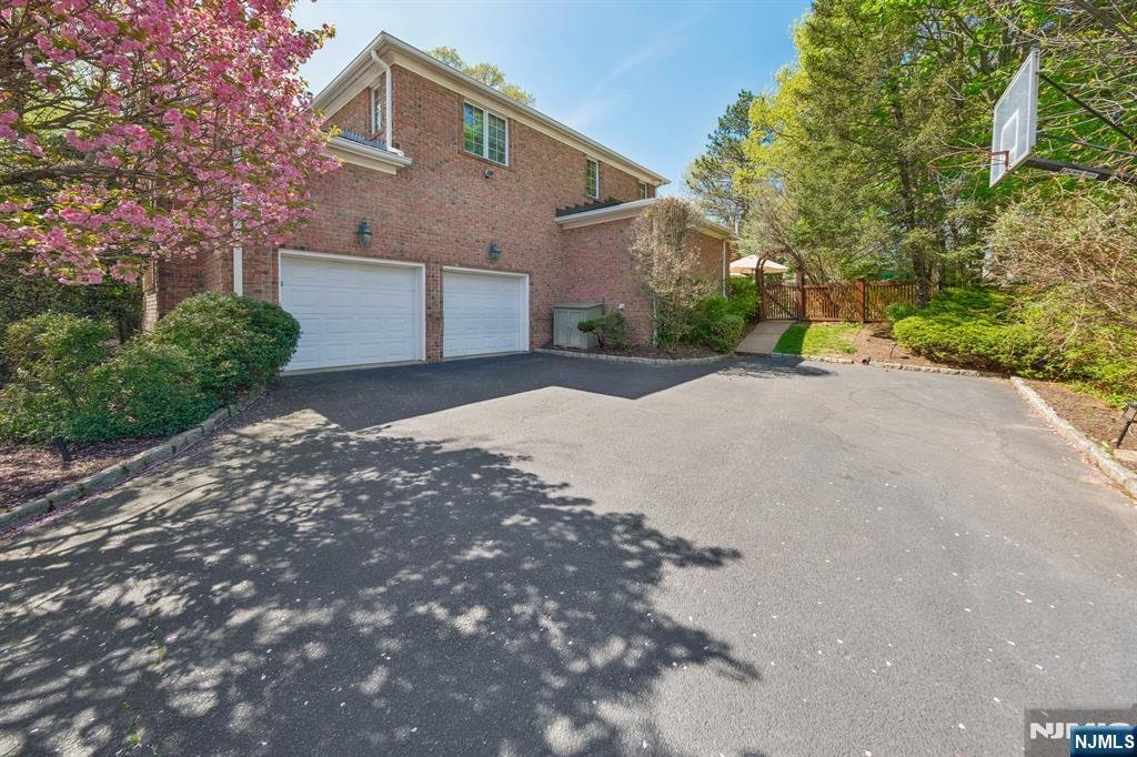 House in Livingston, New Jersey, United States 3 - 18024994