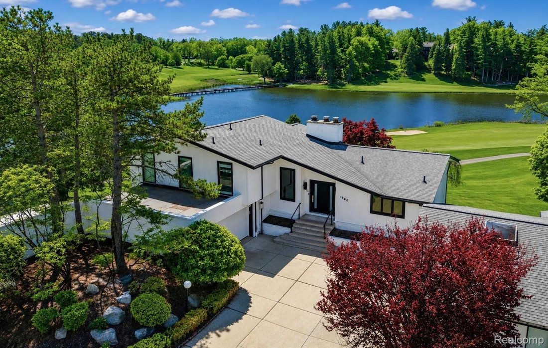 Condo in Bloomfield Hills, Michigan, United States 1 - 18024987