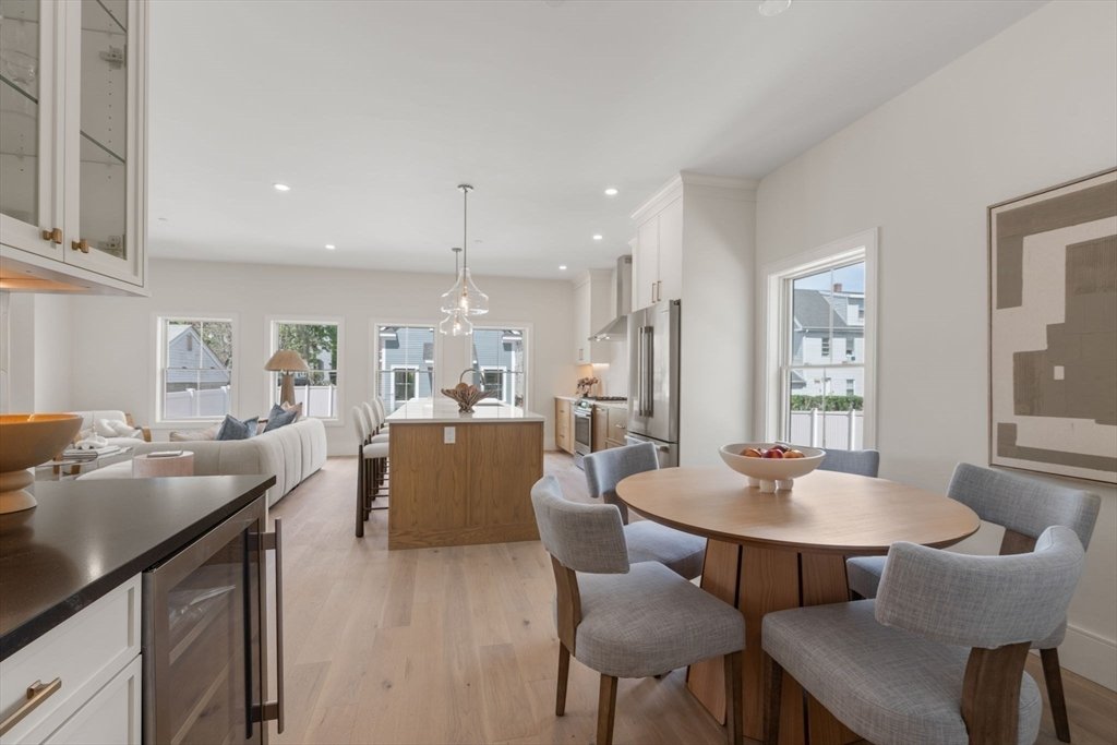 Condo in Somerville, Massachusetts, United States 3 - 17923645