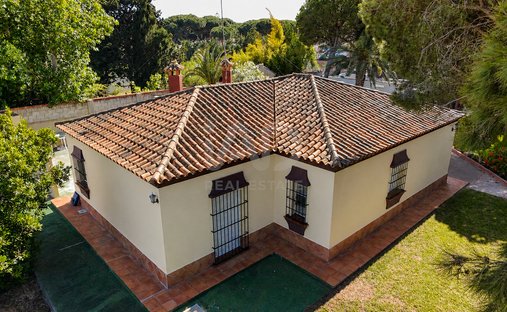 Chalet in Chiclana de la Frontera, Andalusia, Spain 1