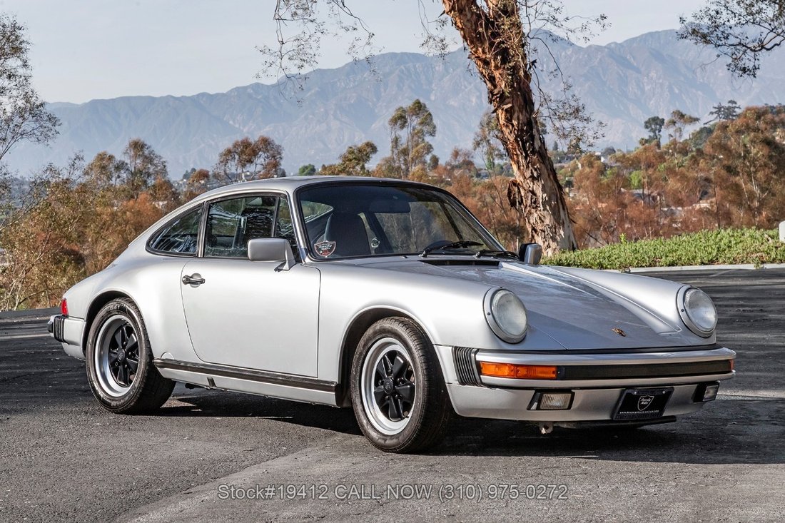 Porsche Carrera in Los Angeles, CA 1 - 18017259