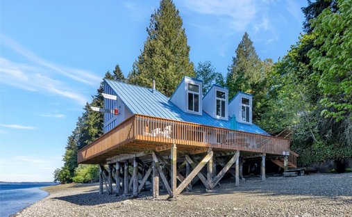 House in Anderson Island, Washington, United States 1