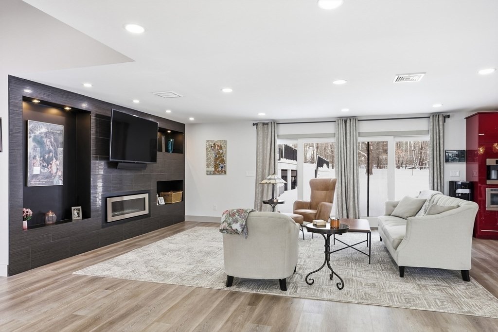 House in Dunstable, Massachusetts, United States 3 - 18025084