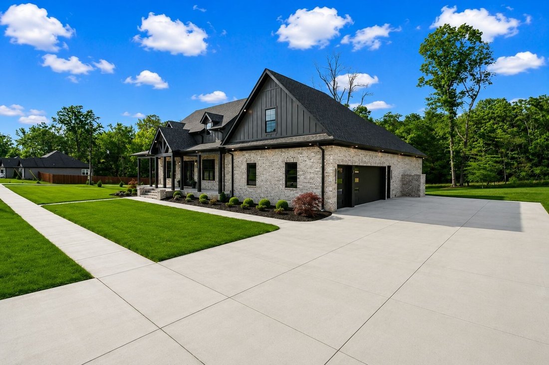 House in Tullahoma, Tennessee, United States 5 - 18024852