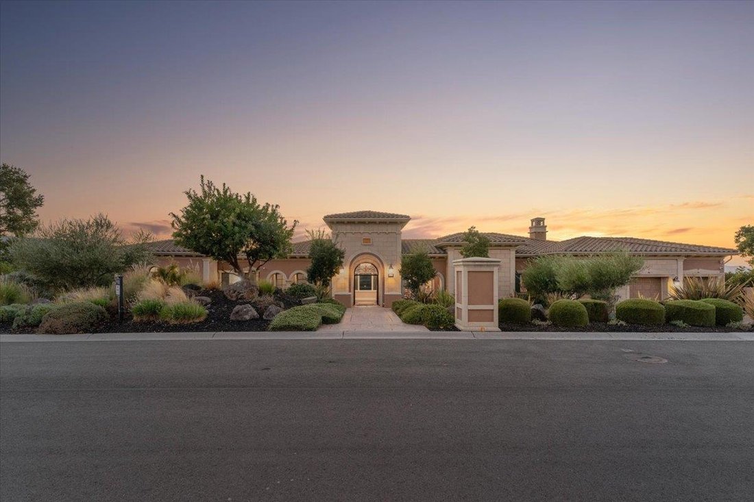 House in Los Gatos, California, United States 4 - 18025091