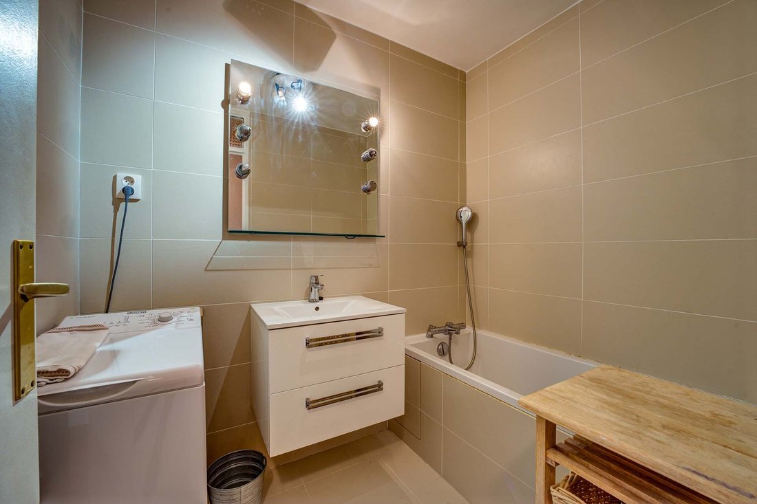 Apartment in Val-d'Isere, Auvergne-Rhône-Alpes, France 4 - 18025326