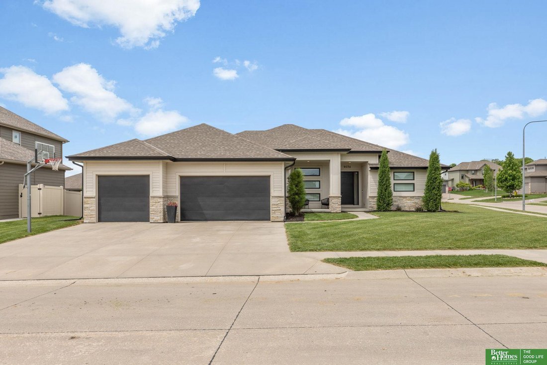 House in Bennington, Nebraska, United States 1 - 18023987