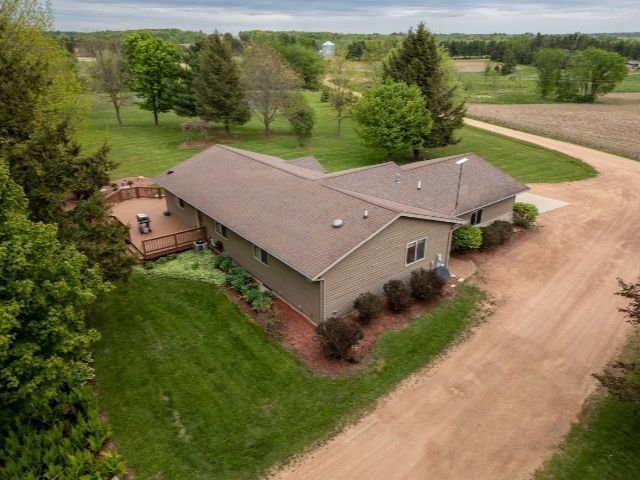 House in Stratford, Wisconsin, United States 3 - 18025376