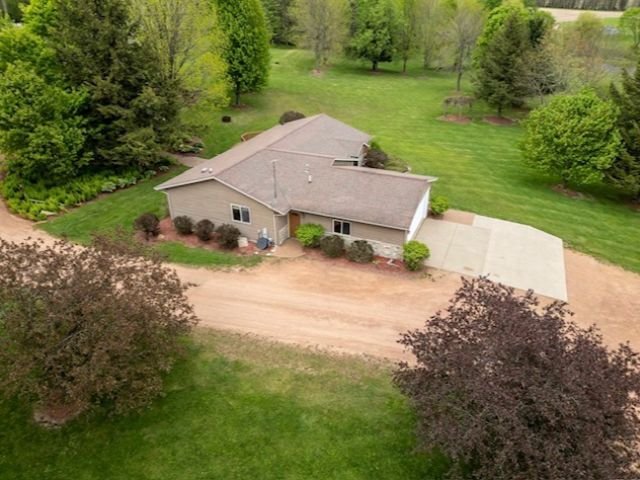 House in Stratford, Wisconsin, United States 2 - 18025376