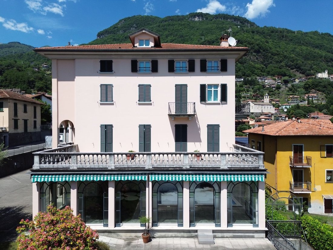 Villa in Gravedona ed Uniti, Lombardy, Italy 2 - 18025392