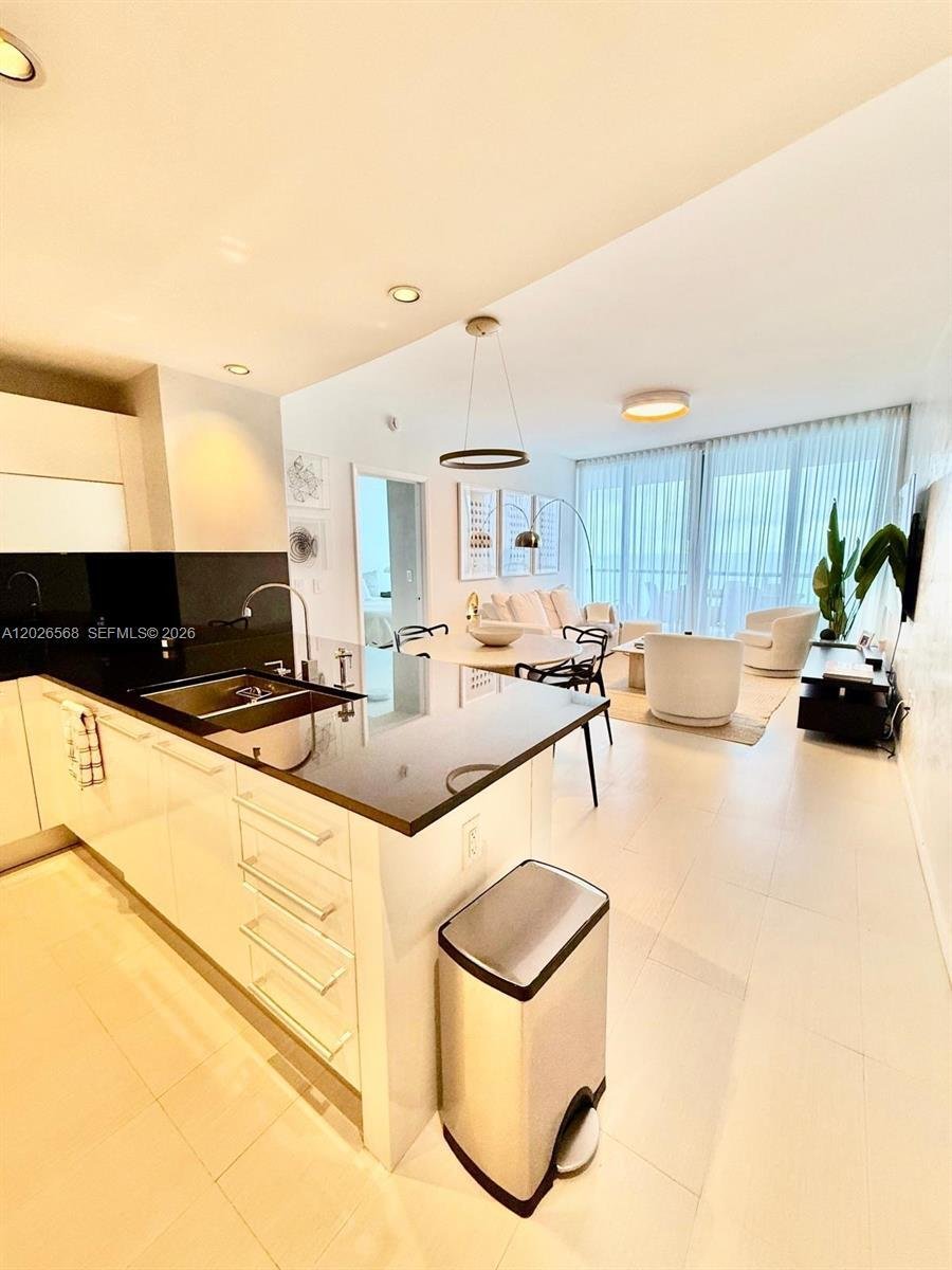 Condo in Sunny Isles Beach, Florida, United States 2 - 18026028