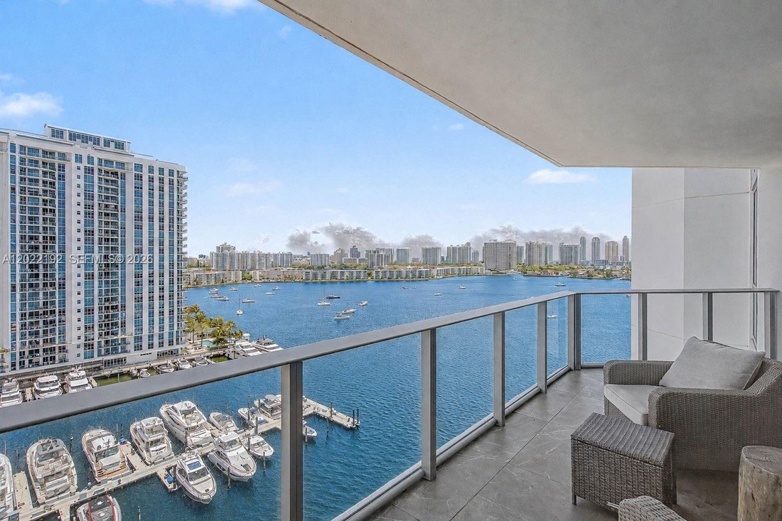 Condo in North Miami Beach, Florida, United States 1 - 18029230