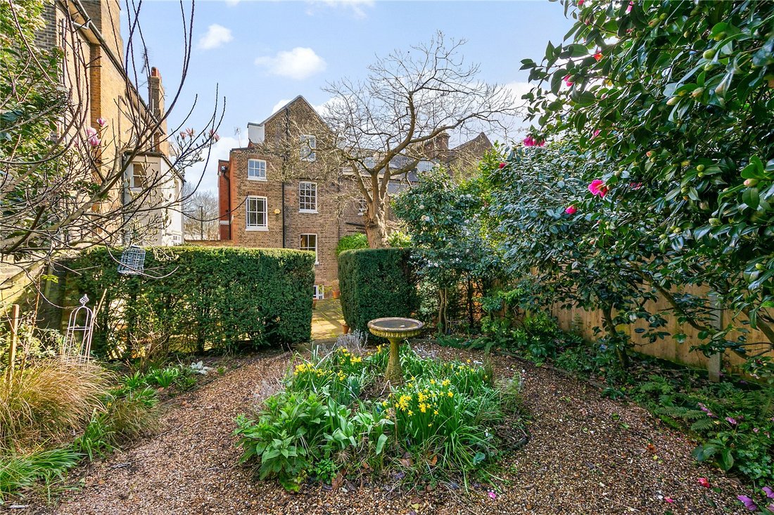 House in Richmond Upon Thames, England 4 - 18027347