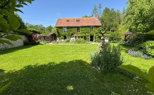 House in Jouars-Pontchartrain, Ile-de-France, France 1