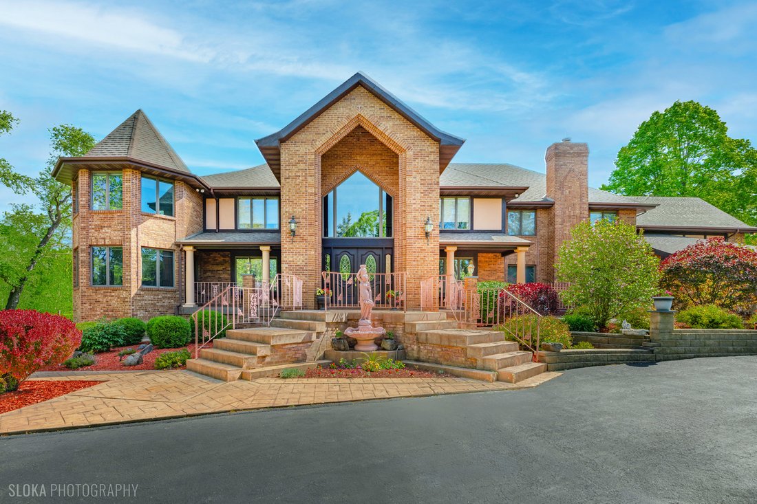 House in Crystal Lake, Illinois, United States 5 - 18030338