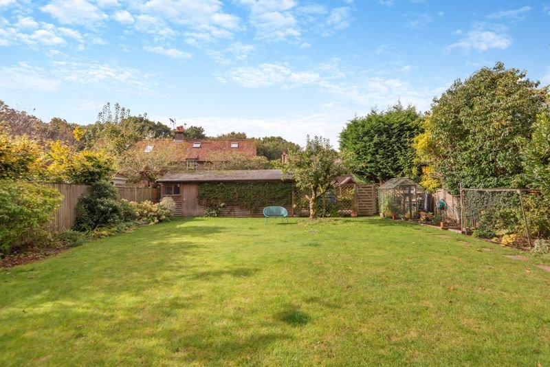 House in Abinger Hammer, England 4 - 18025815