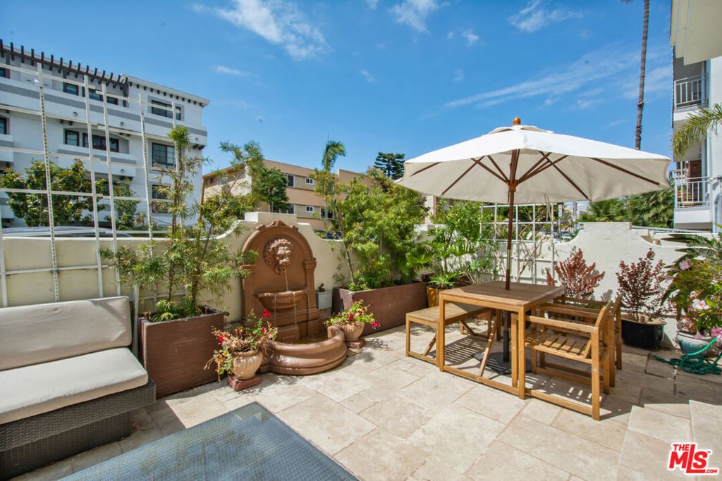 Condo in Los Angeles, California, United States 3 - 18028707