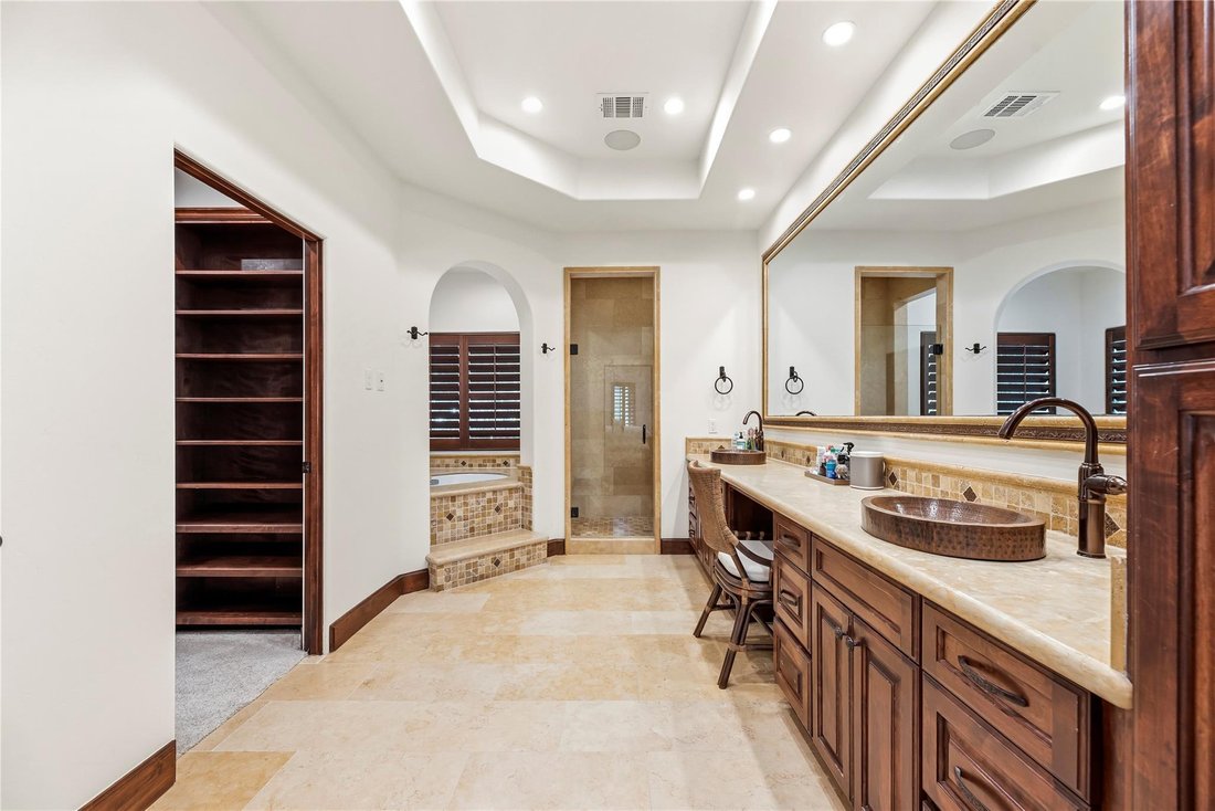 House in Houston, Texas, United States 3 - 18027048