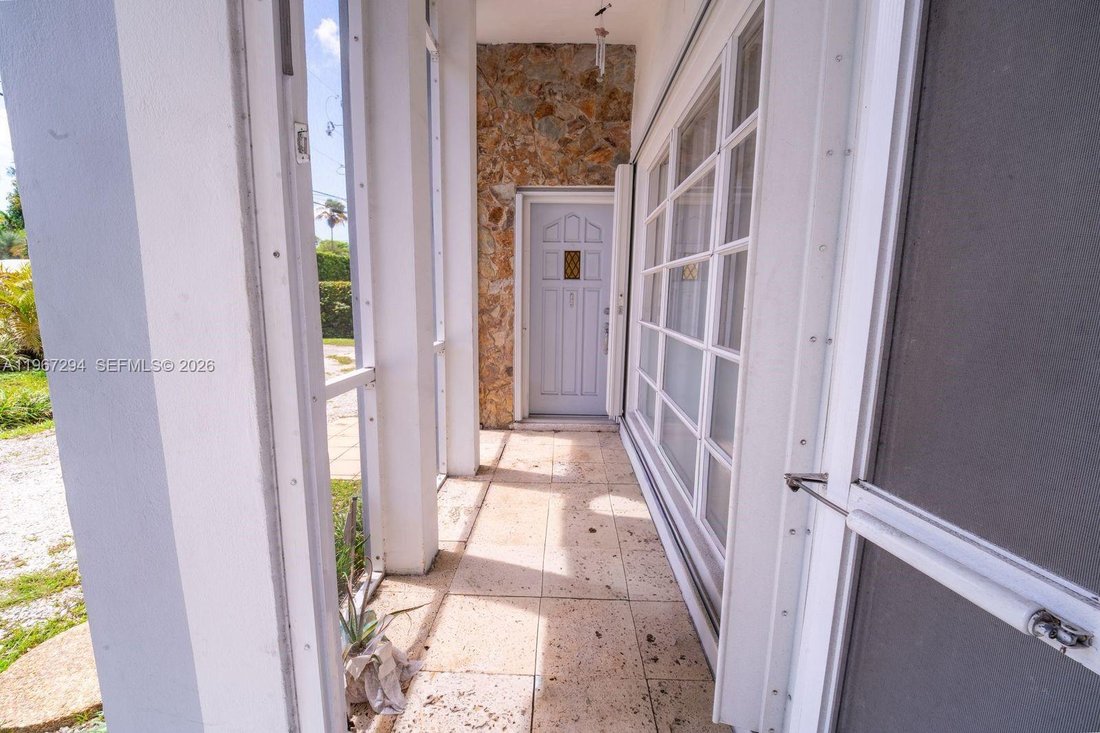 House in Miami, Florida, United States 4 - 17245200