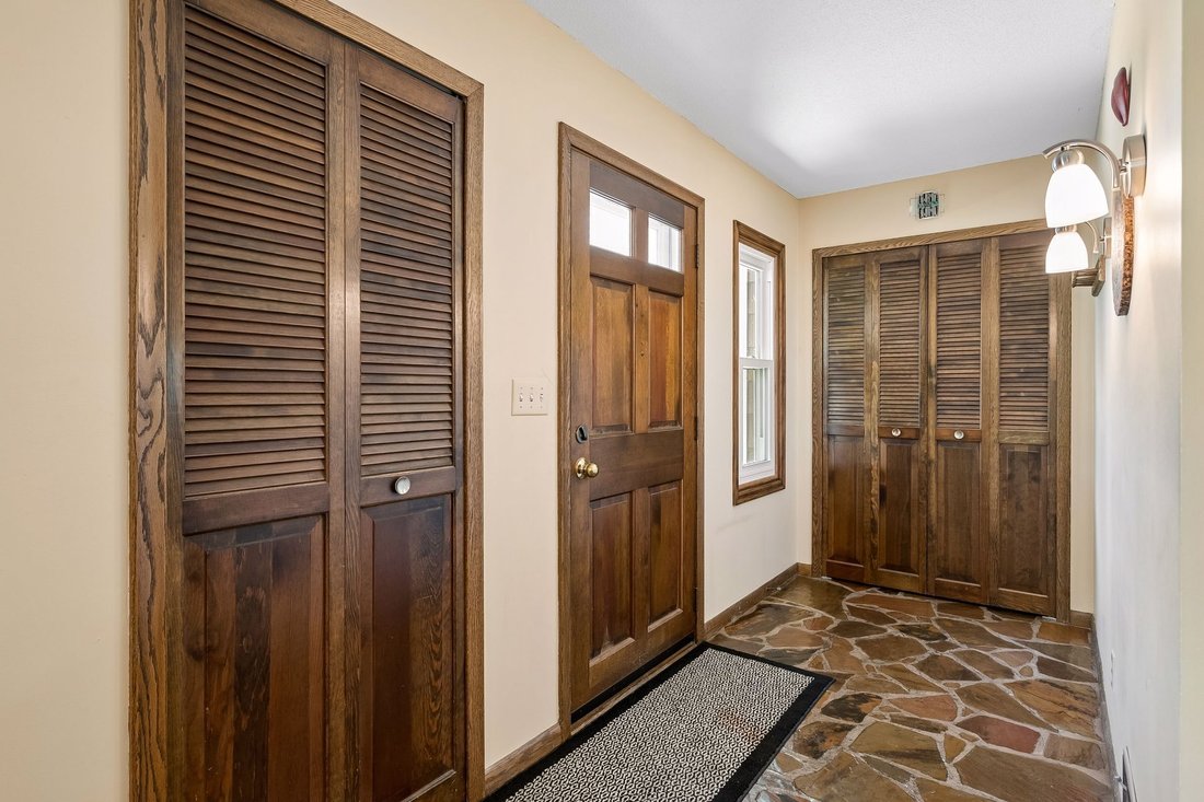 House in Bloomington, Minnesota, United States 2 - 18028271