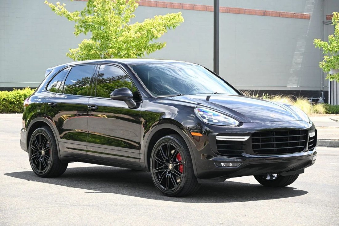 Suv in Sacramento, CA, United States 1 - 18032275