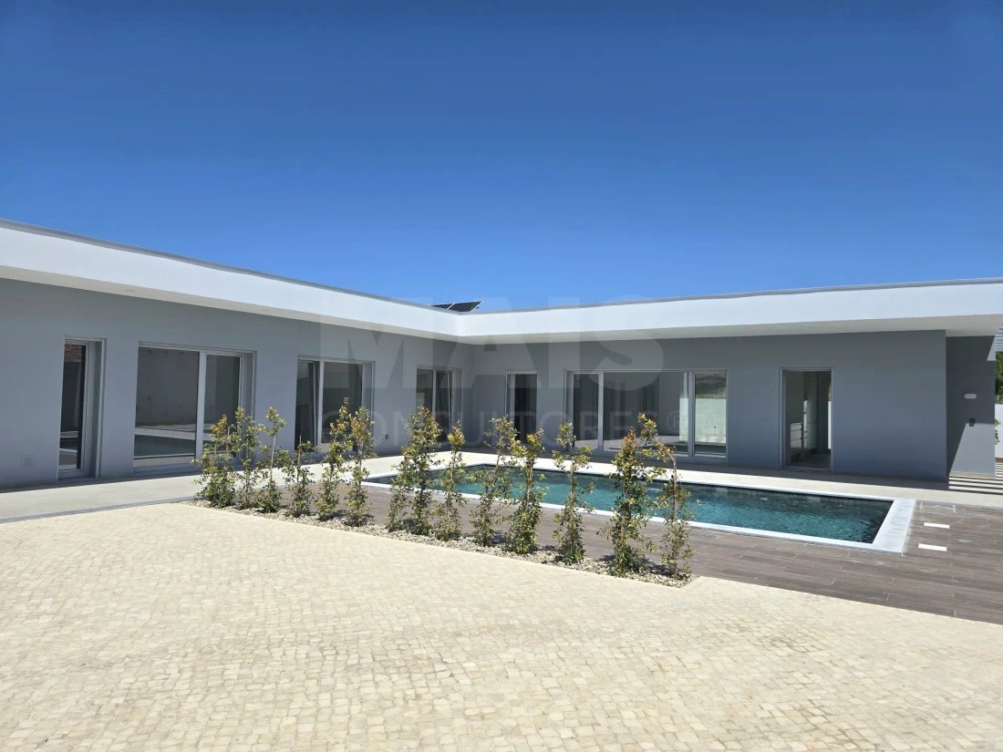 Villa in Nadadouro, Leiria District, Portugal 1 - 18027572