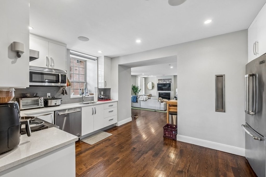 Condo in Boston, Massachusetts, United States 2 - 18032417