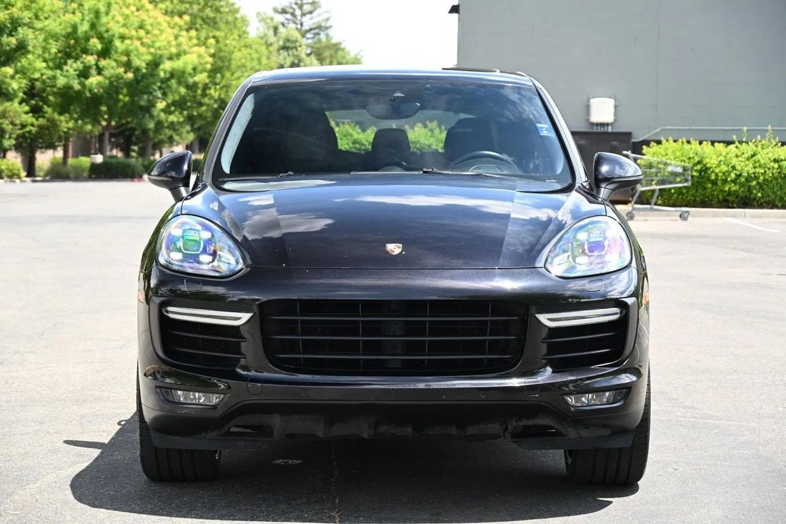 Suv in Sacramento, CA, United States 2 - 18032275
