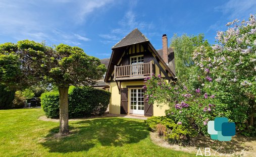 House in Centre Ville, Yvetot, France 1