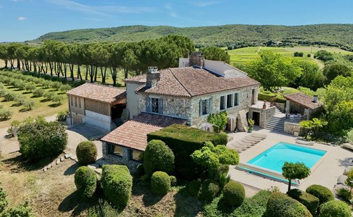 Estate in Lagorce, Auvergne-Rhône-Alpes, France 1