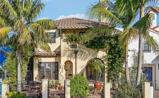 House in Signal Hill, California, United States 1
