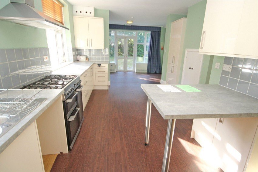 House in New Milton, England 4 - 18025865