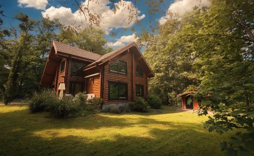 House in Moret-Loing-et-Orvanne, Ile-de-France, France 1