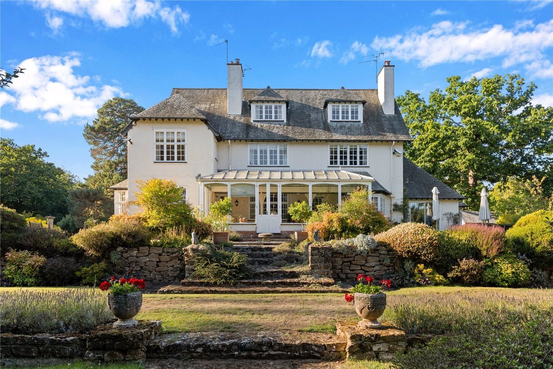 House in Guildford, England 3 - 18027354