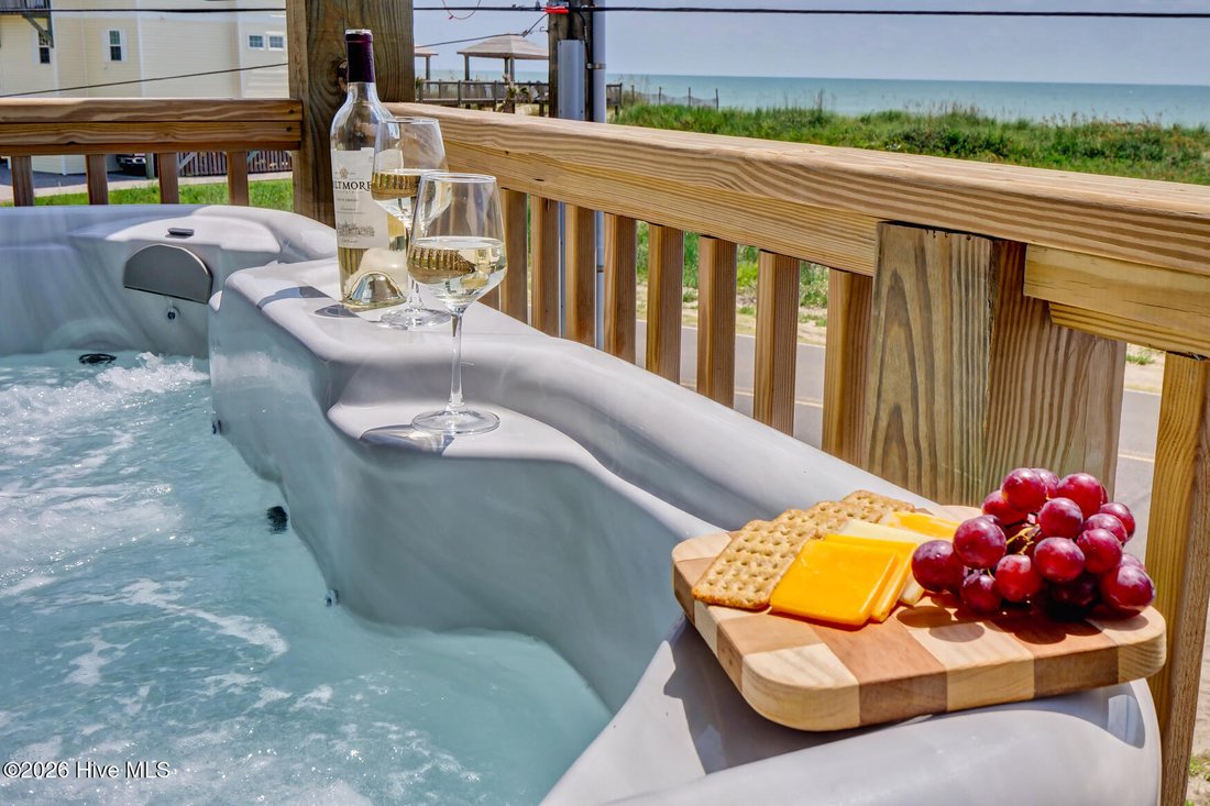 House in North Topsail Beach, North Carolina, United States 4 - 18028943