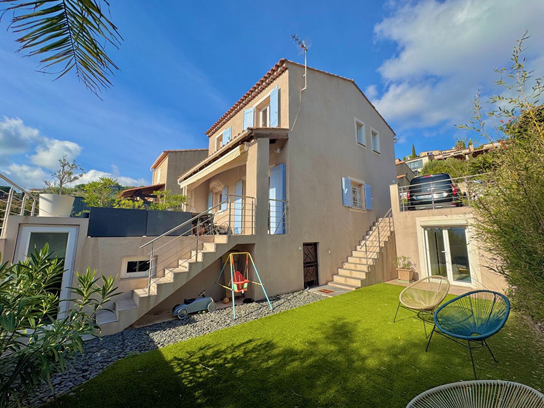 Villa in Nord Est, Bormes-les-Mimosas, France 1 - 18031511