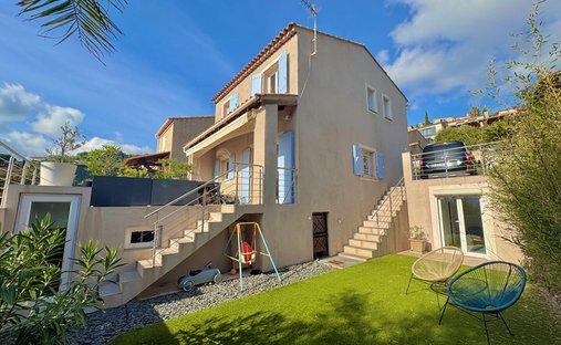 Villa in Nord Est, Bormes-les-Mimosas, France 1